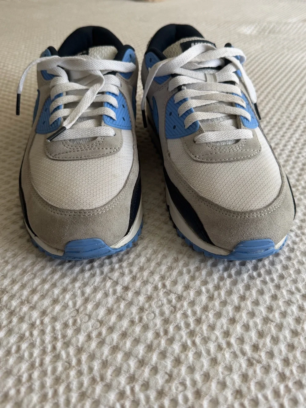 Nike Air Max in White, Light Blue & Black - Picture 4 of 7